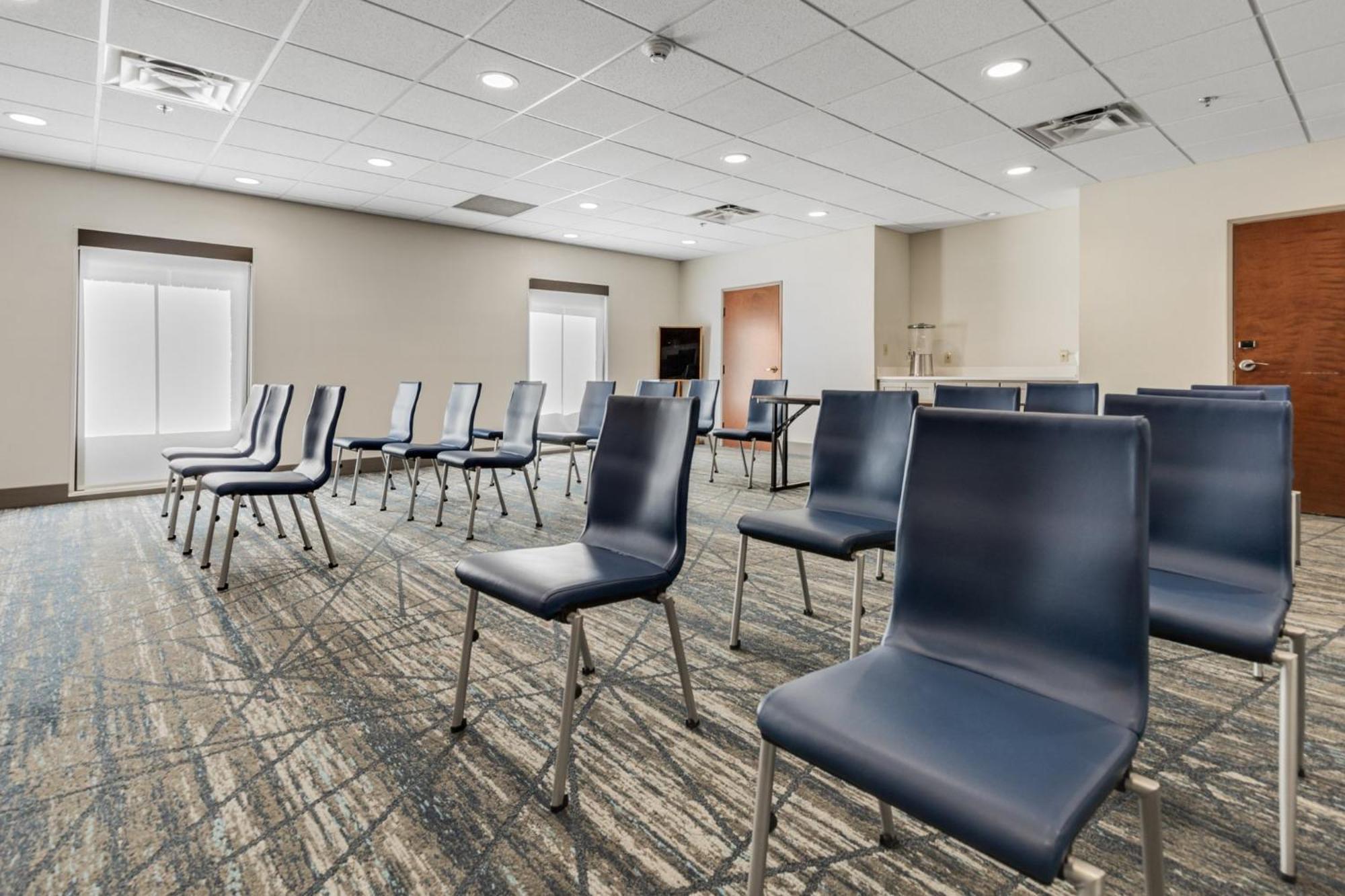 Holiday Inn Express Hotel & Suites Starkville, An Ihg Hotel מראה חיצוני תמונה