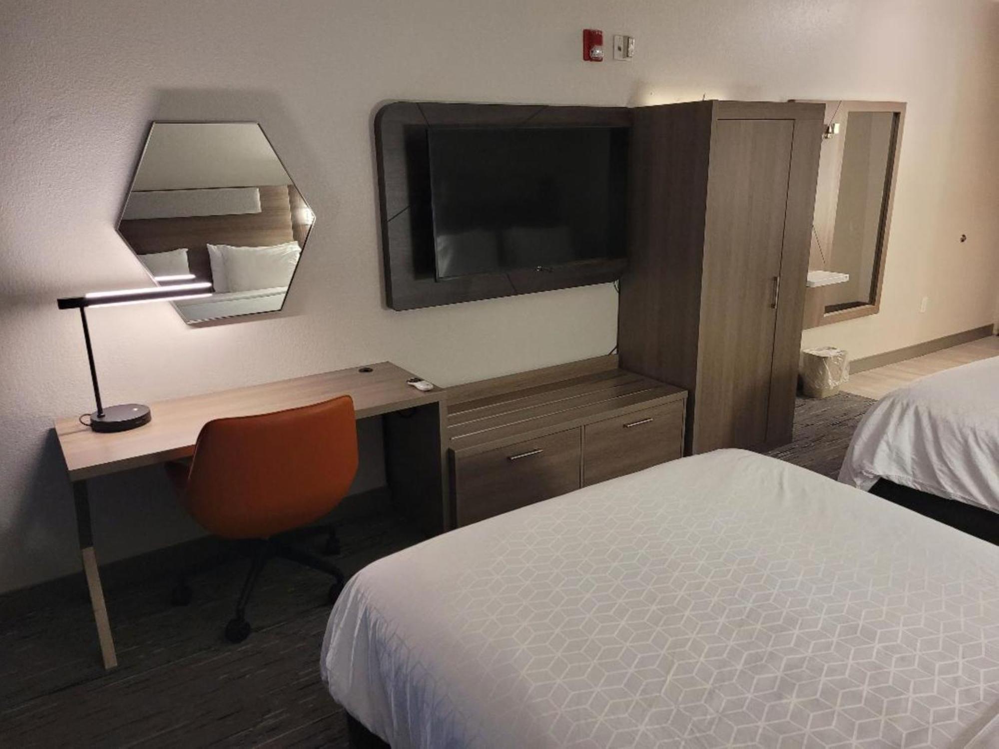 Holiday Inn Express Hotel & Suites Starkville, An Ihg Hotel מראה חיצוני תמונה