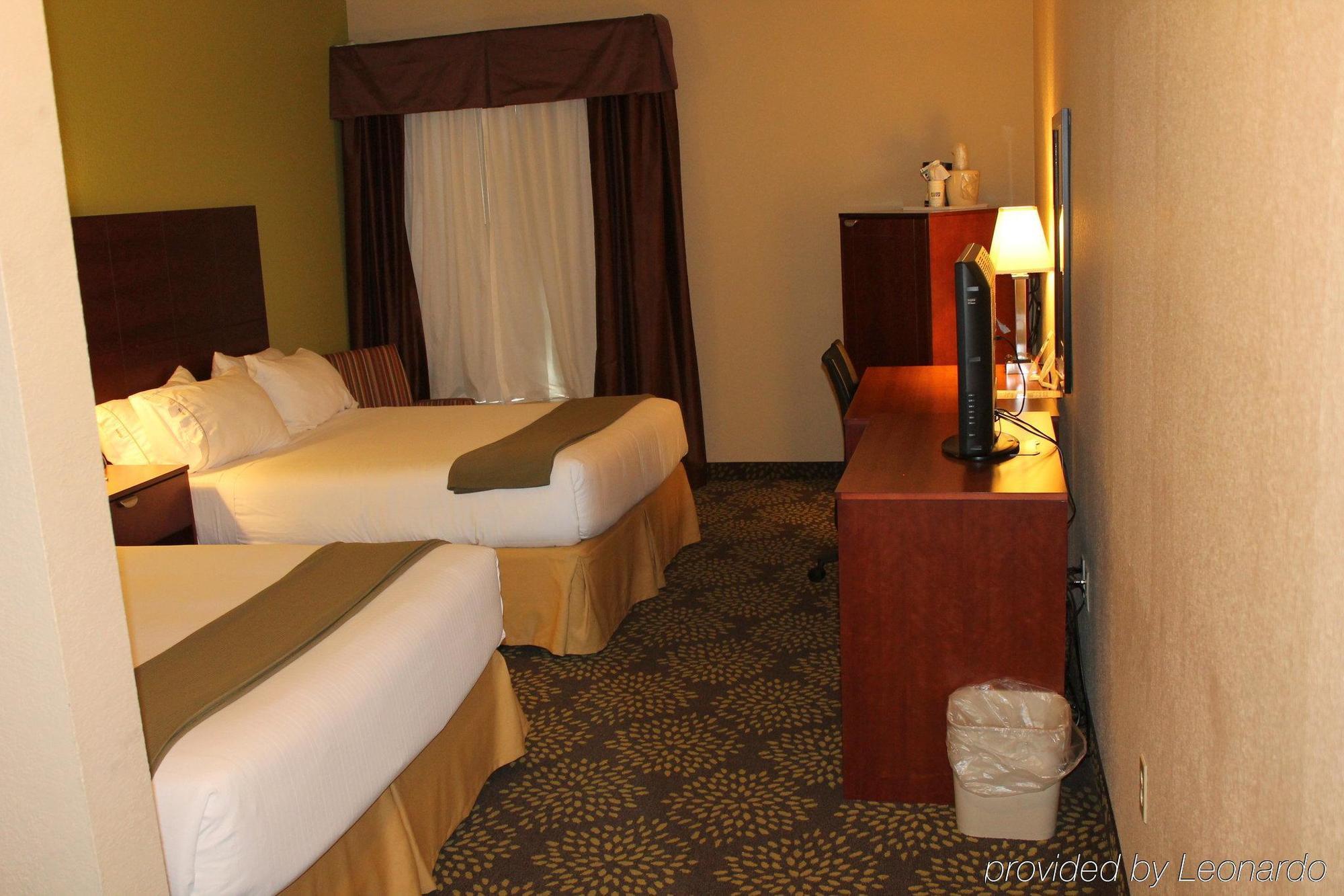 Holiday Inn Express Hotel & Suites Starkville, An Ihg Hotel מראה חיצוני תמונה