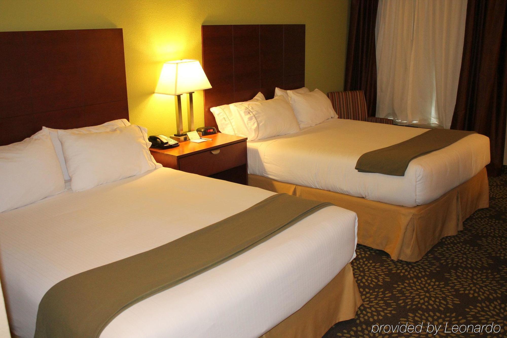 Holiday Inn Express Hotel & Suites Starkville, An Ihg Hotel מראה חיצוני תמונה