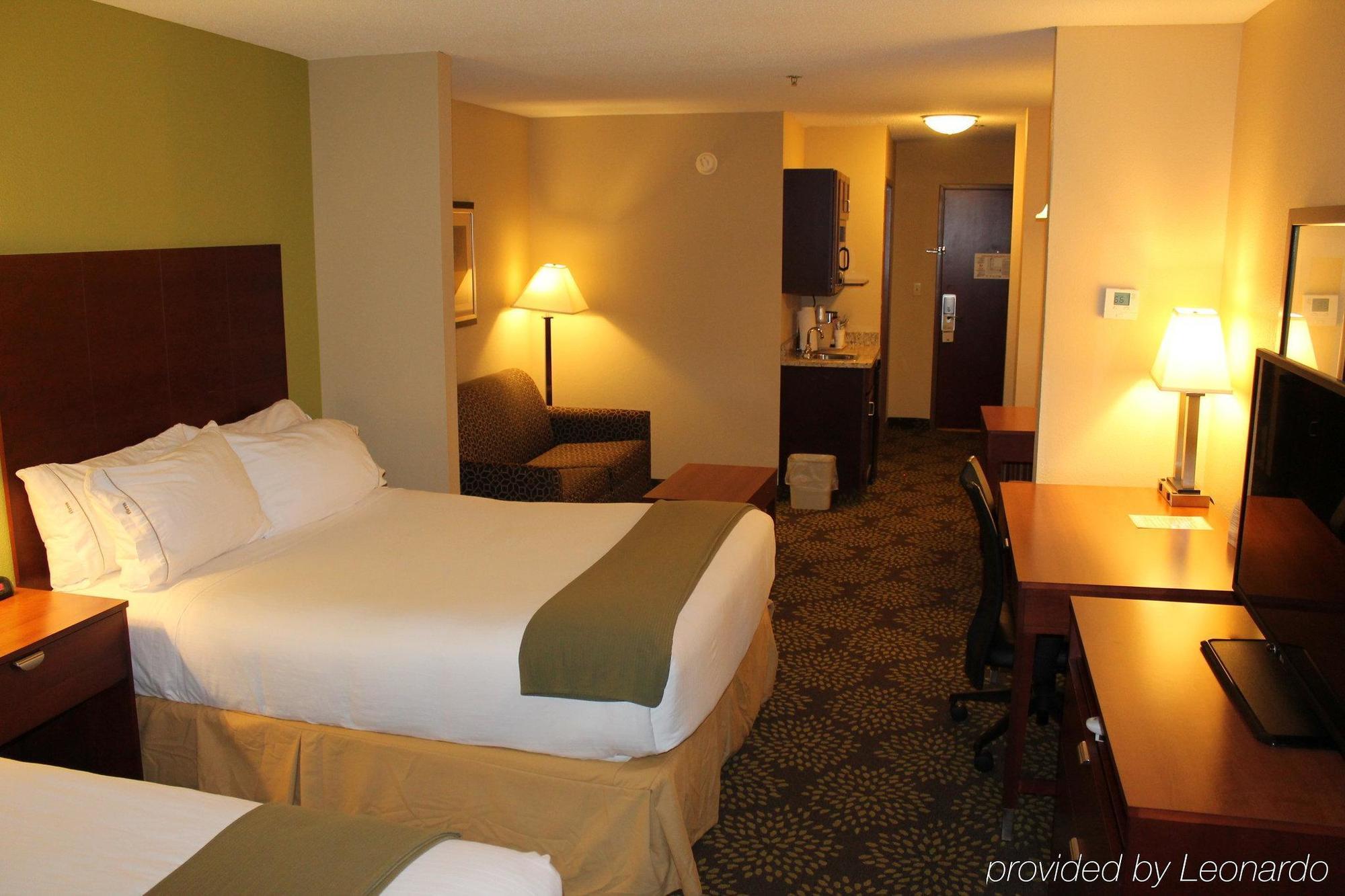 Holiday Inn Express Hotel & Suites Starkville, An Ihg Hotel מראה חיצוני תמונה